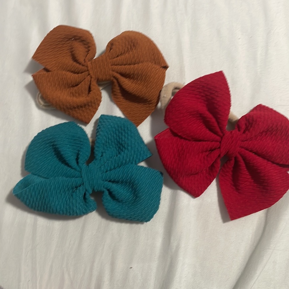 Bows - Picture 2 of 11